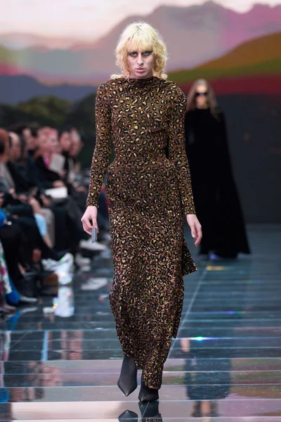 Look 1